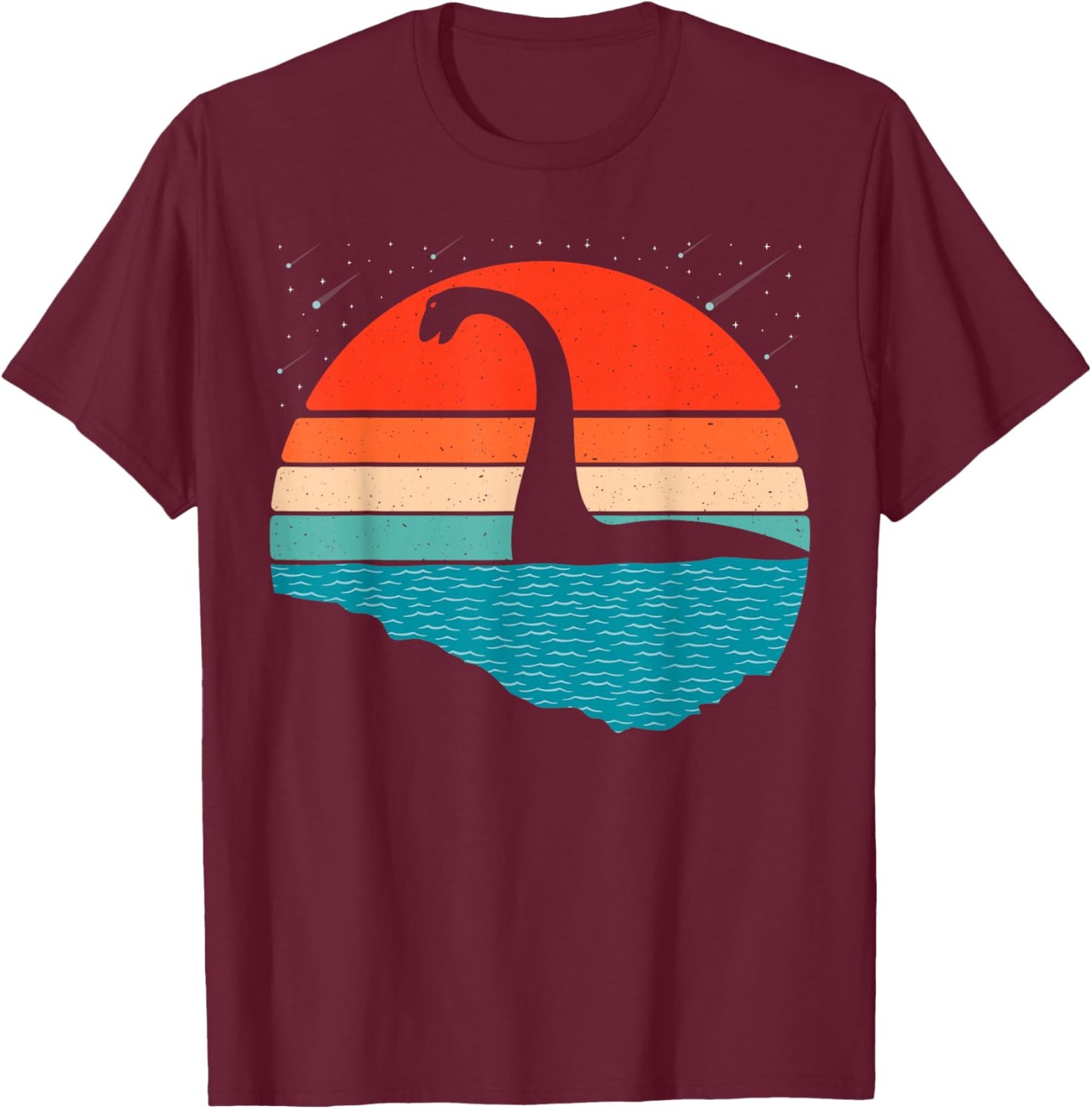Nessie The Loch Ness Monster-Grafik, Retro-Sonnenuntergang, Loch Ness T-Shirt - T-Shirt | Maroon