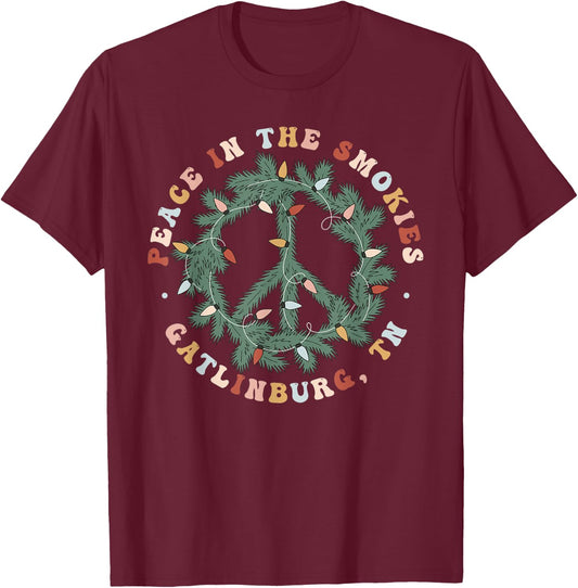 Gatlinburg Tennessee Winter Christmas Wreath Groovy Hippie T-Shirt - T-Shirt | Maroon