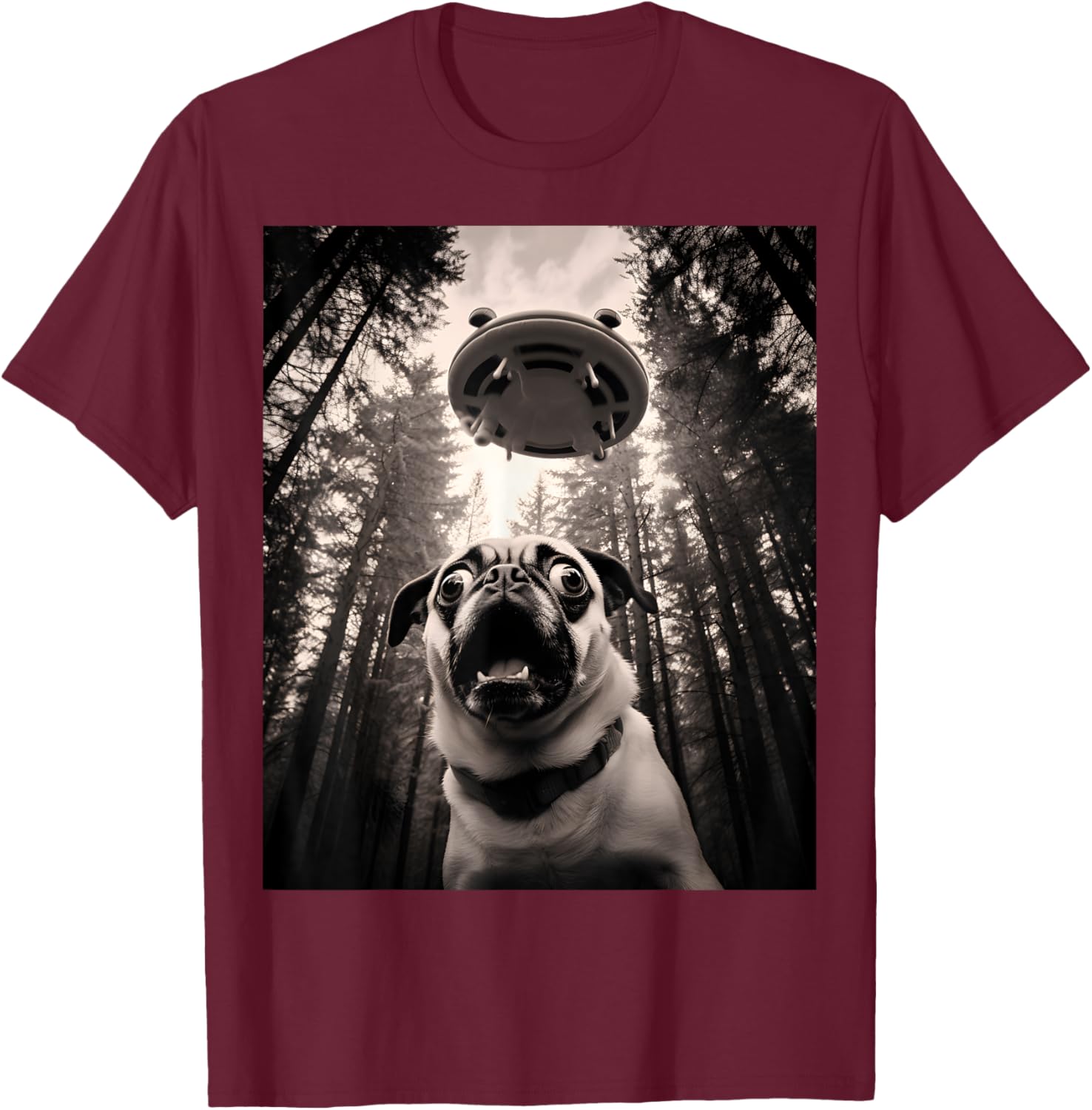 Cool Pug Selfie with UFOs Funny Pug Costume Alien Spaceship T-Shirt - T-Shirt | Maroon