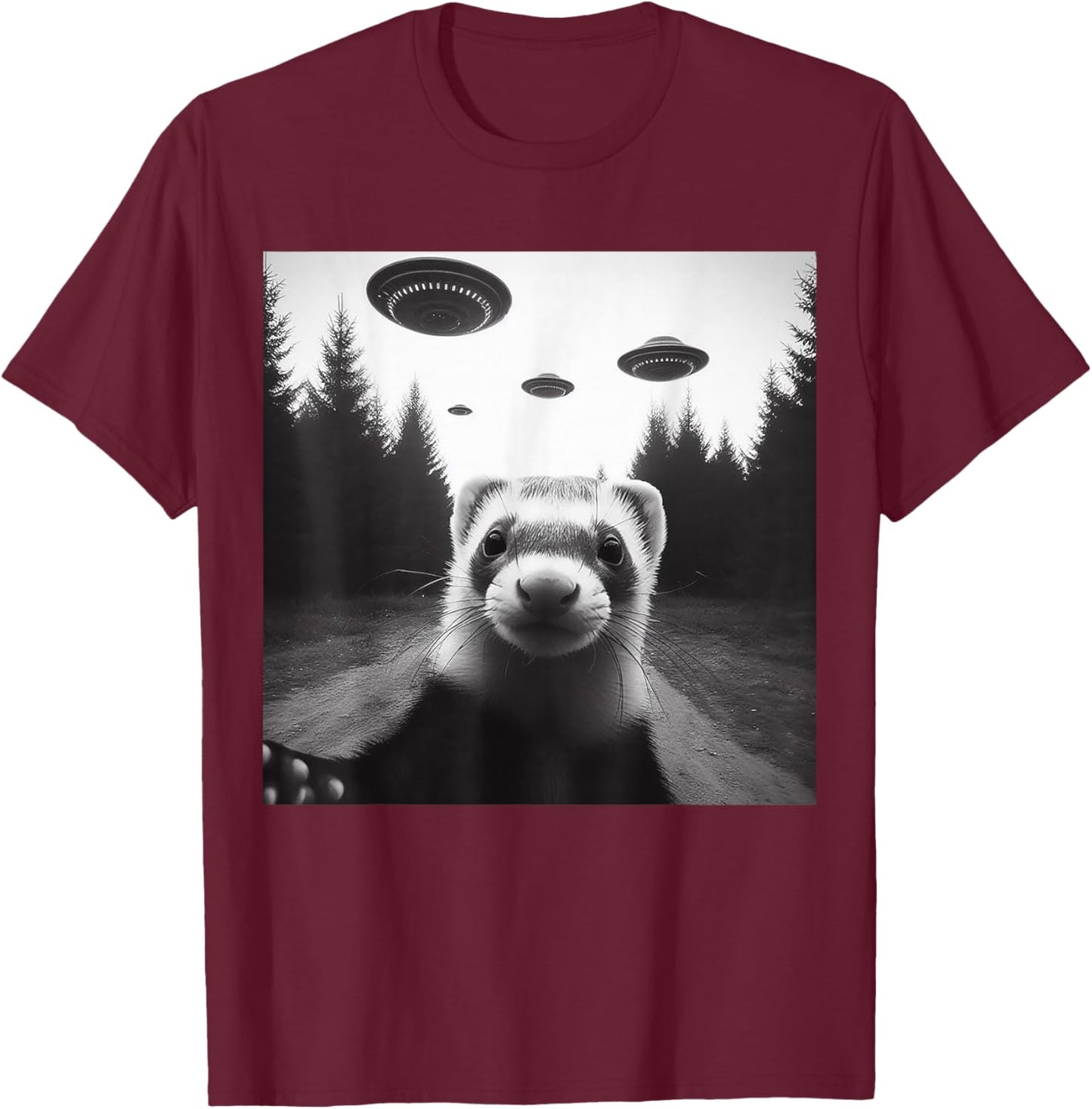 Ferret Selfie With Alien UFO Funny Gifts Women Kid T-Shirt - T-Shirt | Maroon