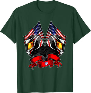 USA flag motorcyclist, motorcycle biker T-Shirt - T-Shirt | Forest