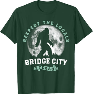 Bridge City Texas Bigfoot Night Walk Retro Moon T-Shirt - T-Shirt | Forest
