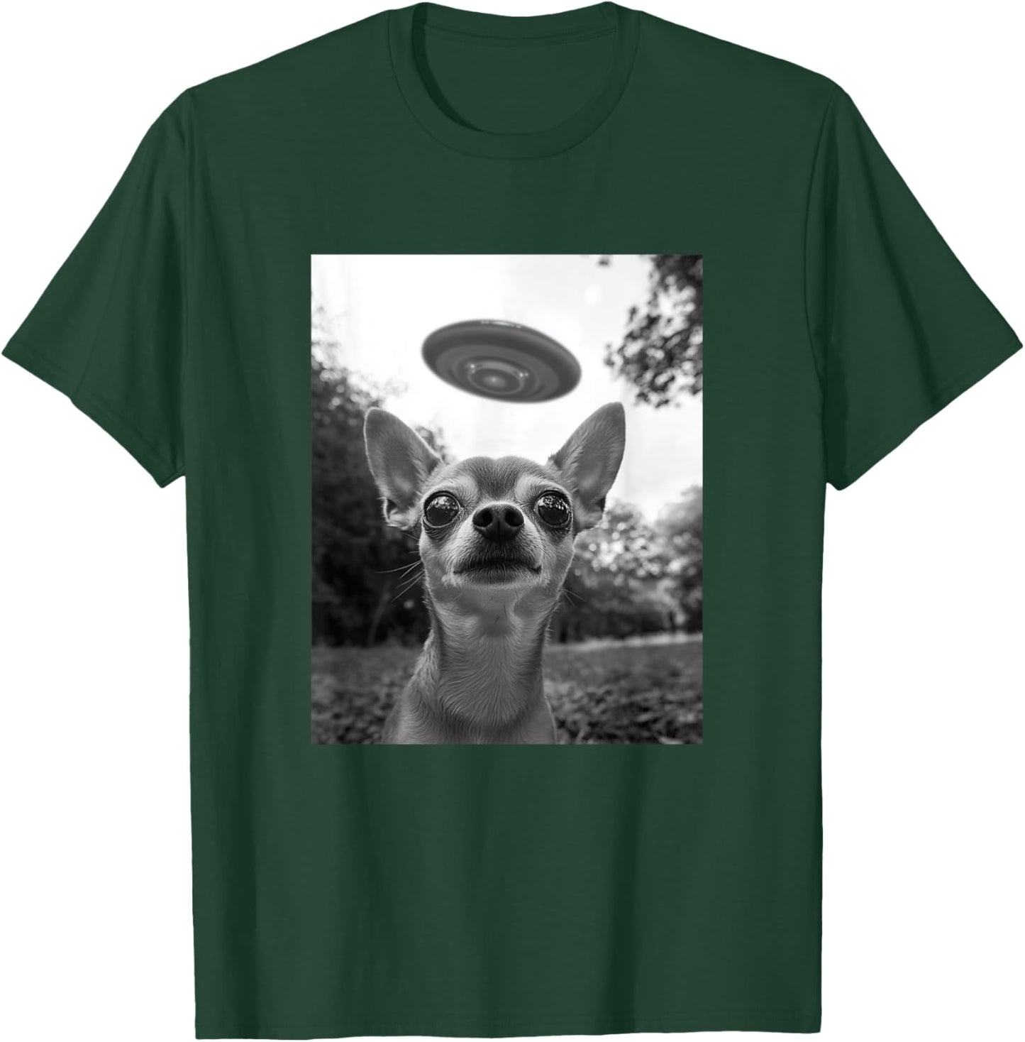Chihuahua Selfie With Alien UFO T-Shirt - T-Shirt | Forest