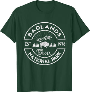 Badlands National Park Retro Hiking Vintage South Dakota Mom T-Shirt - T-Shirt | Forest