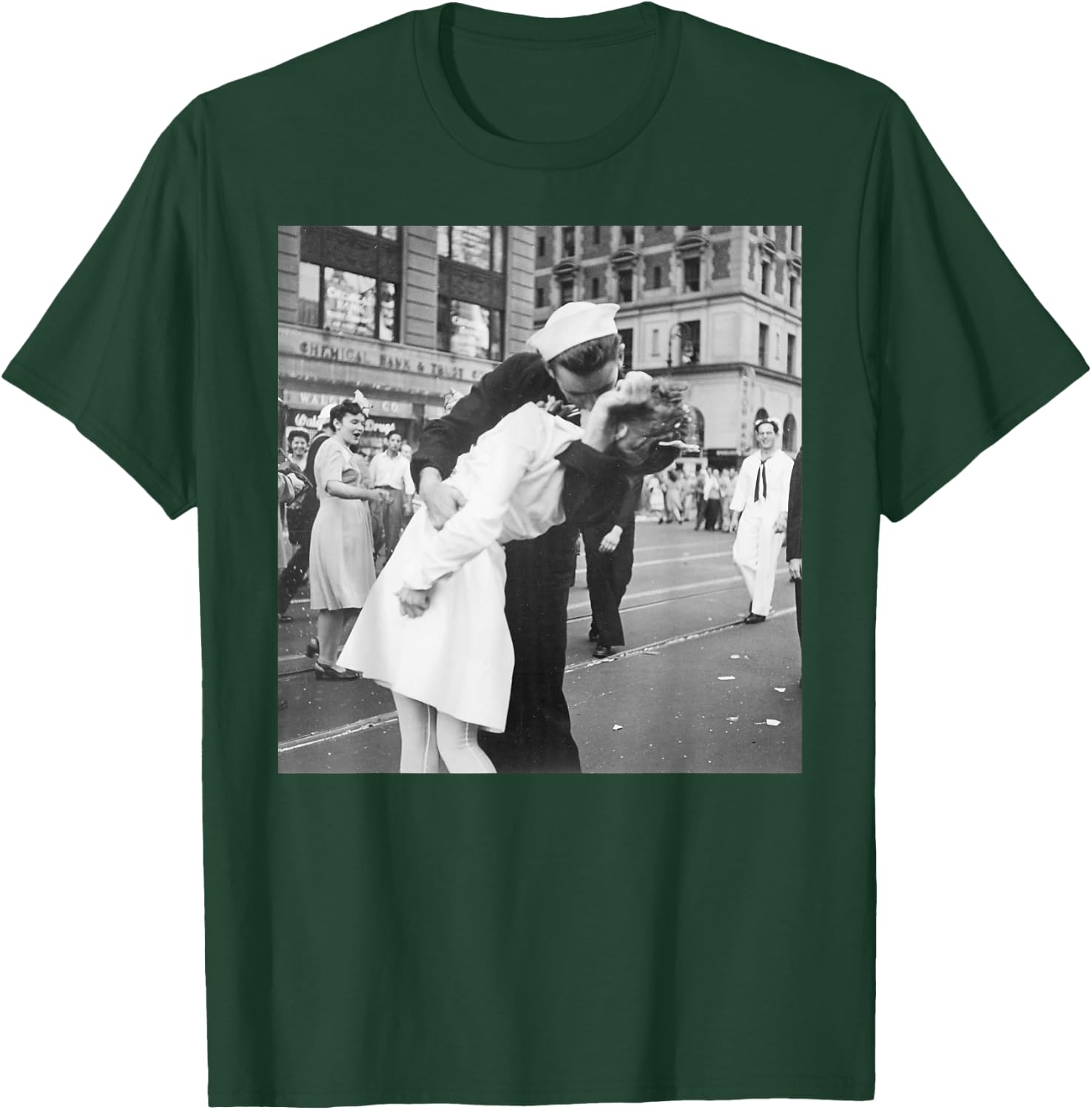 The Kiss V-J Day in Times Square Patriotic Graphic T-Shirt - T-Shirt | Forest