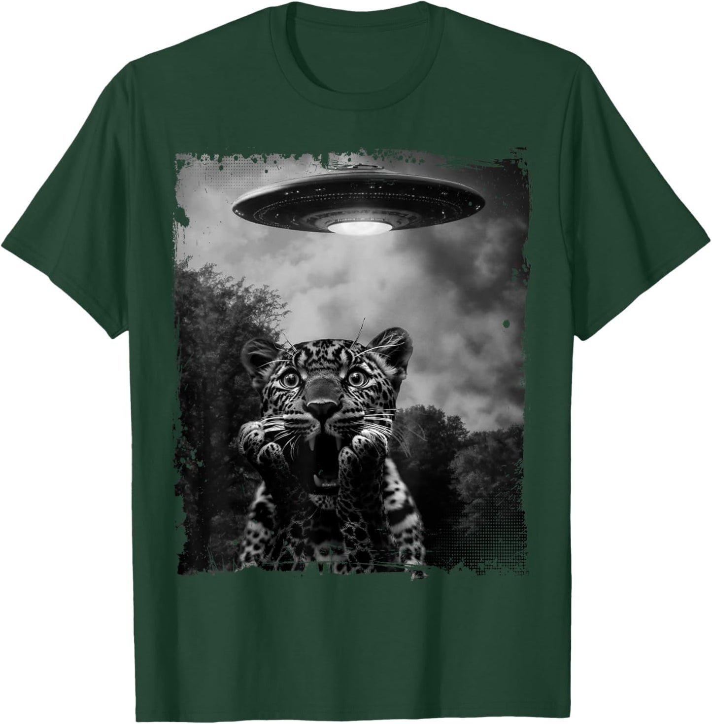 Leopard, Cheetah Selfie with Alien and Ufo T-Shirt - T-Shirt | Forest
