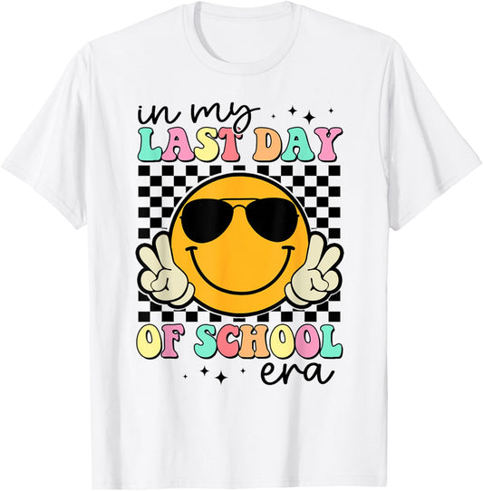 In My Last Day Of School Era Retro Smile Teacher Kids T-Shirt - T-Shirt | White