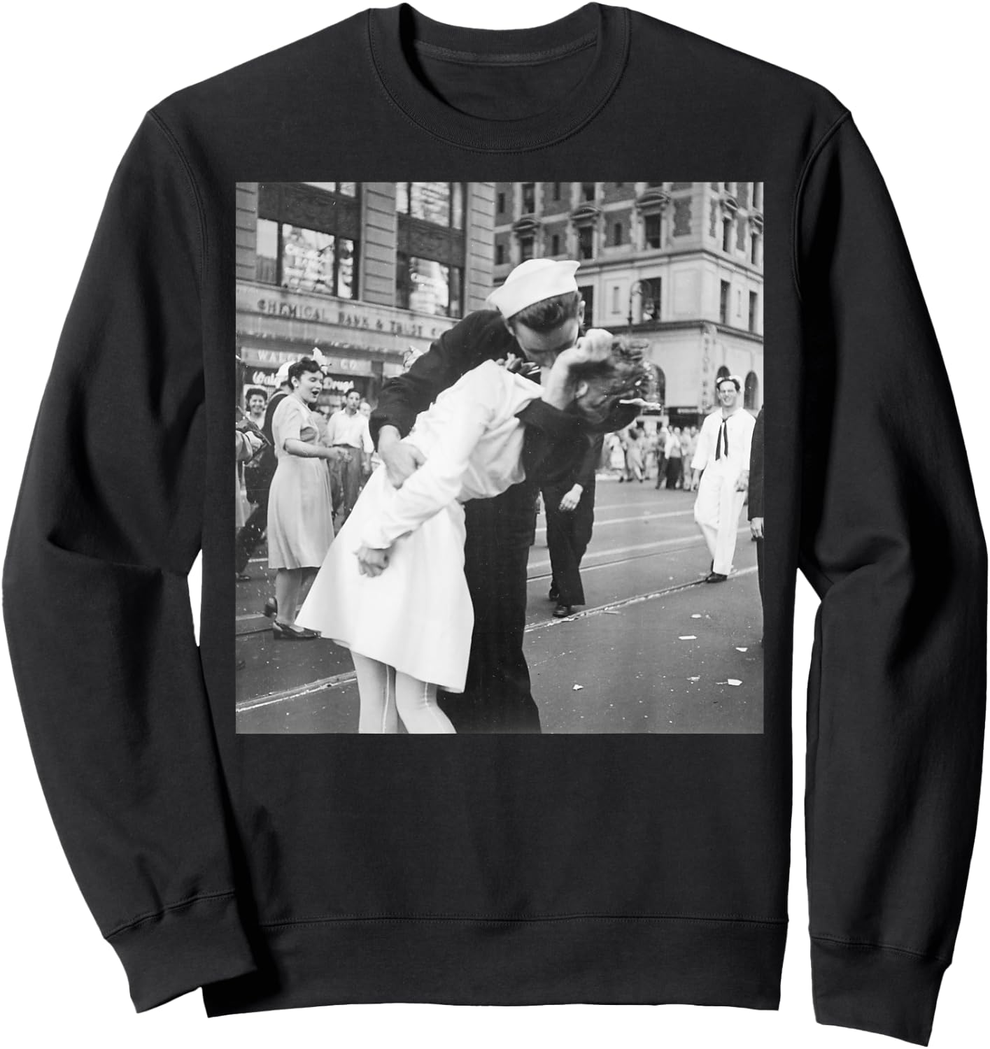 The Kiss V-J Day in Times Square Patriotic Graphic Sweatshirt - Sweatshirt | Black