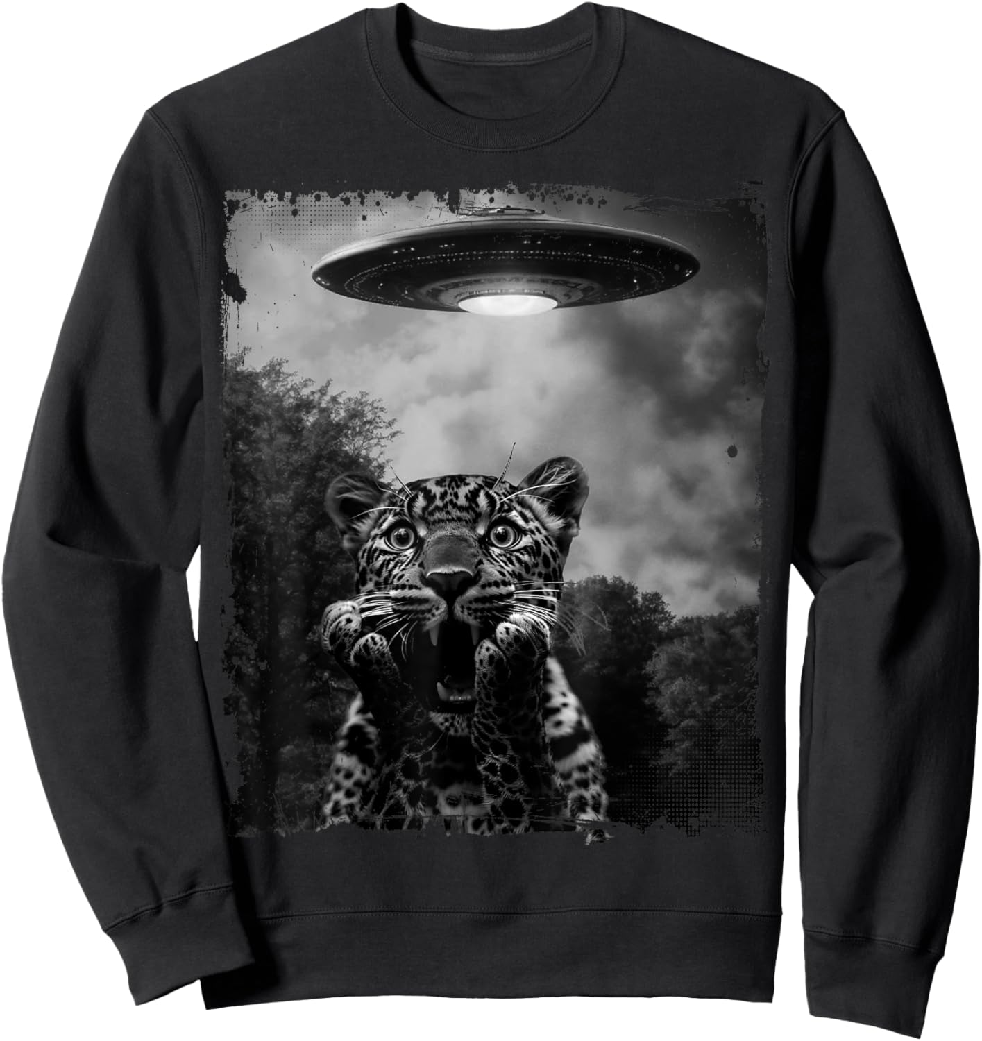Leopard, Cheetah Selfie with Alien and Ufo Sweatshirt - Sweatshirt | Black