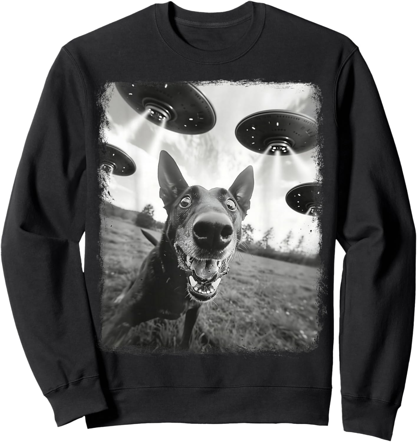 Belgian Malinois Dog UFO Alien Extraterrestrial Selfie Sweatshirt - Sweatshirt | Black