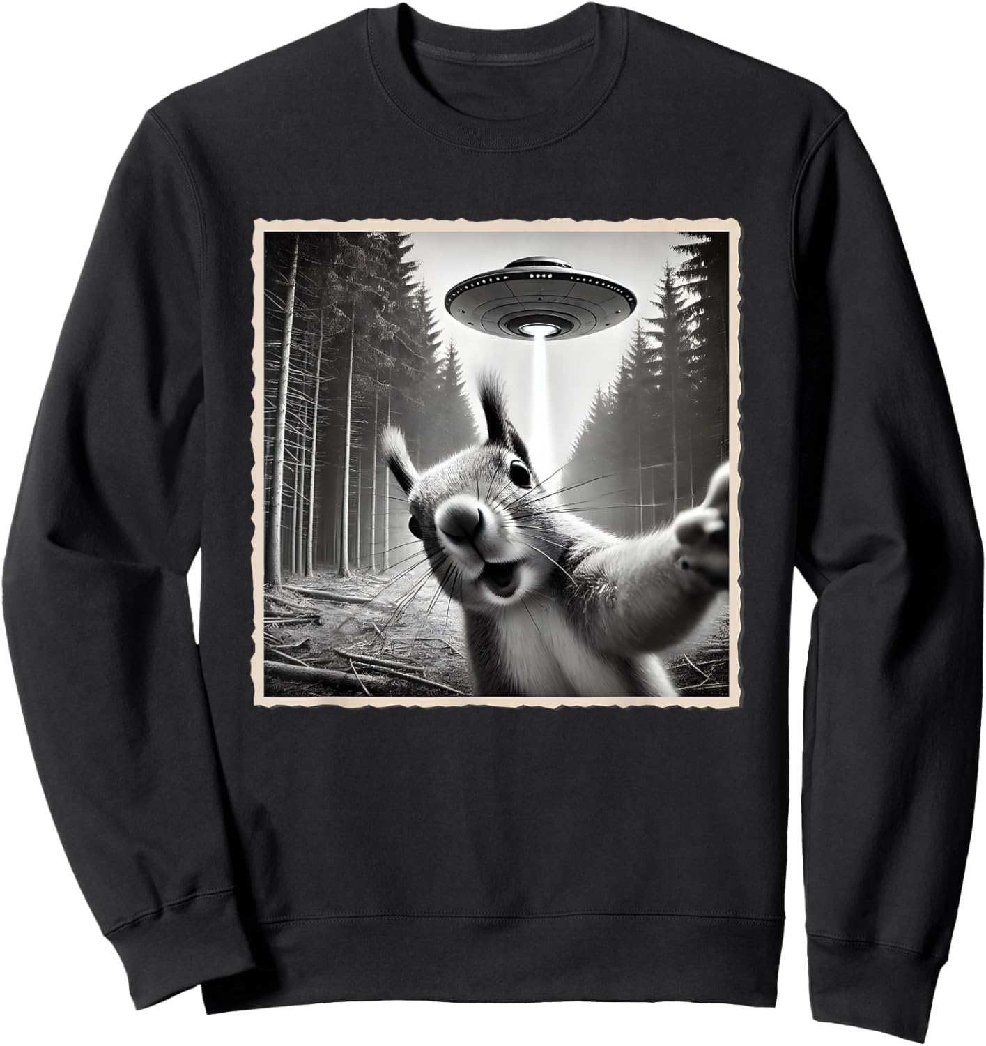Squirrel Selfie With UFO | Funny Squirrel Sweatshirt - Sweatshirt | Black