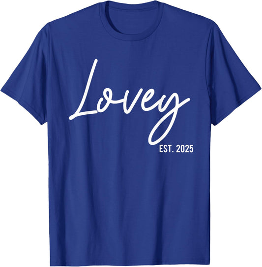 Lovey Est 2025 Soon To Be Lovey Pregnancy Announcement T-Shirt - T-Shirt | Royal