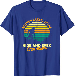 Retro Hilltop Lakes, Texas Big foot Souvenir T-Shirt - T-Shirt | Royal