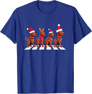 Chocolate Lab Crossing Road Xmas T-Shirt - T-Shirt | Royal