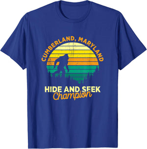Retro Cumberland, Maryland Big foot Souvenir T-Shirt - T-Shirt | Royal