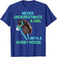 Unterschätze niemals ein Girl mit Horse Gift T-Shirt - T-Shirt | Royal