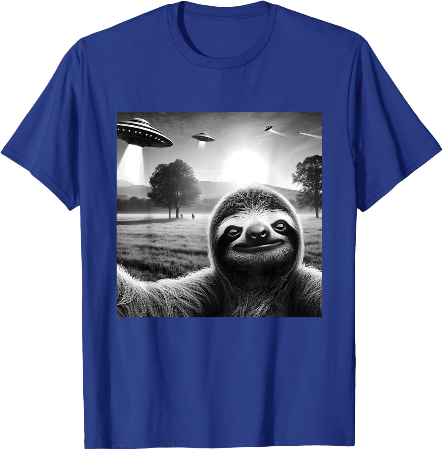 Sloth Funny Graphic Selfie with UFOs Weird Aliens T-Shirt - T-Shirt | Royal
