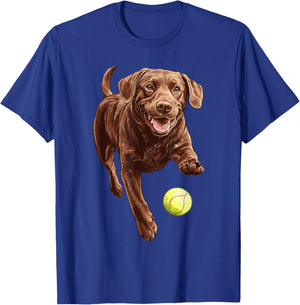 Brown Labrador chasing ball T-Shirt - T-Shirt | Royal