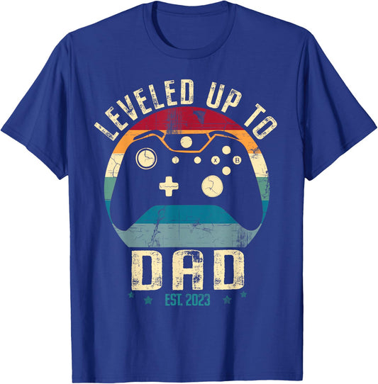 I Leveled up to Daddy 2023 Promoted To Dad Soon To Be Dad T-Shirt - T-Shirt | Royal