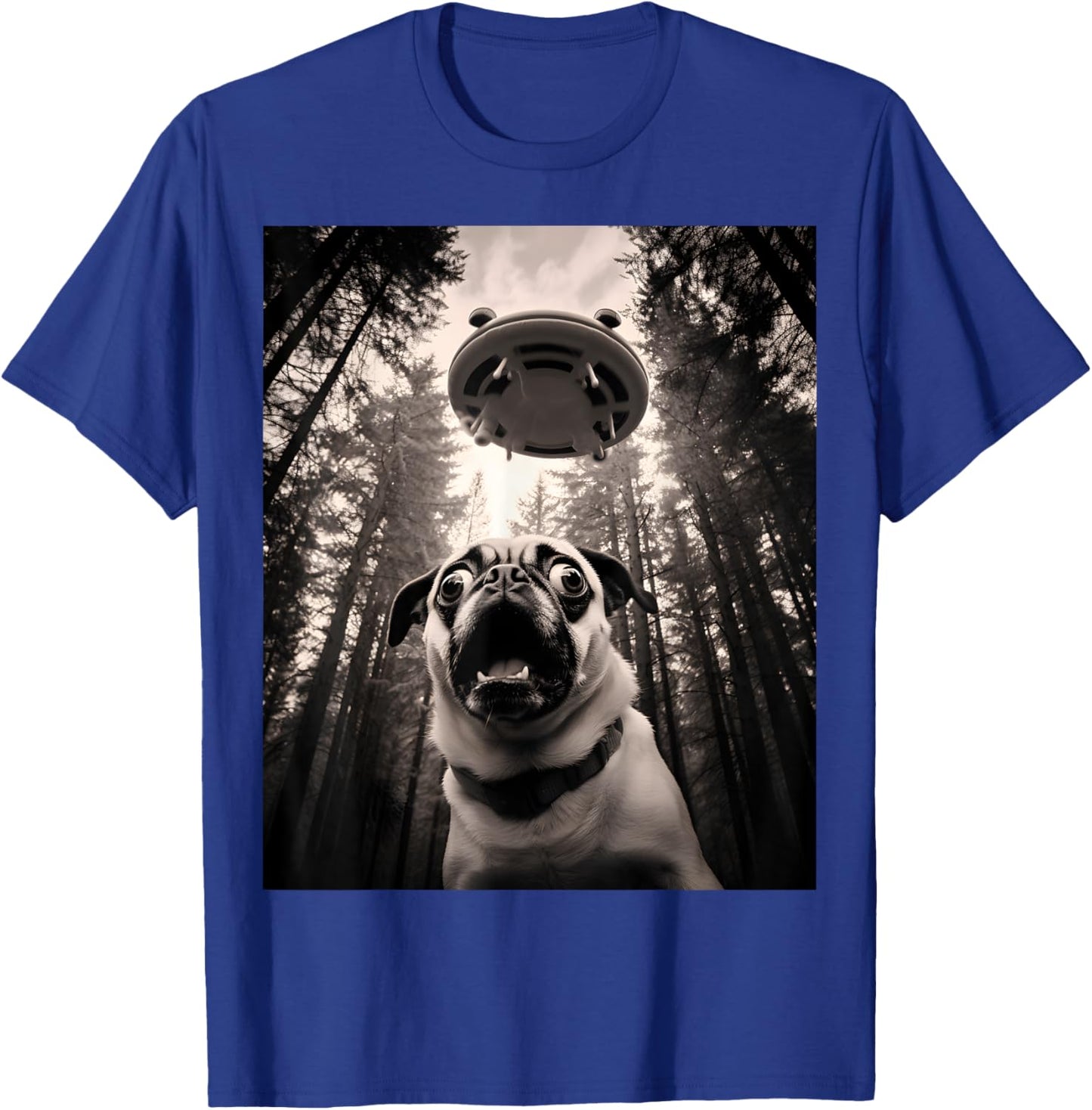 Cool Pug Selfie with UFOs Funny Pug Costume Alien Spaceship T-Shirt - T-Shirt | Royal