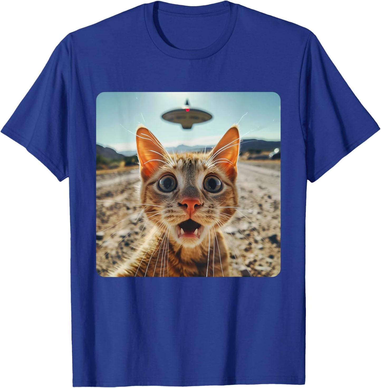 Extraterrestrial Encounter: Cat Selfie with Alien UFO T-Shirt - T-Shirt | Royal