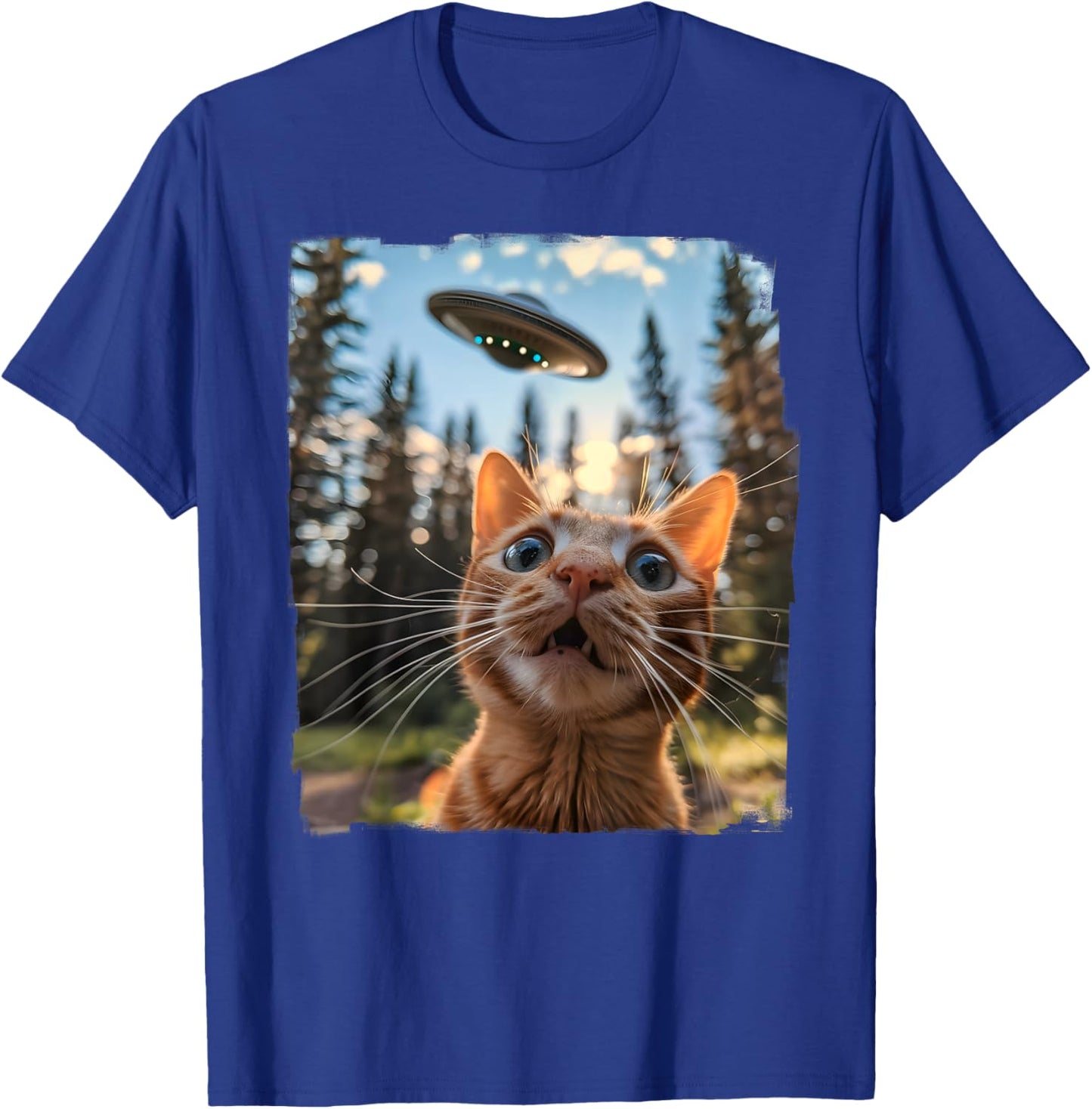 Extraterrestrial Encounter: Cat Selfie with Alien UFO Men Women Kids T-Shirt - T-Shirt | Royal