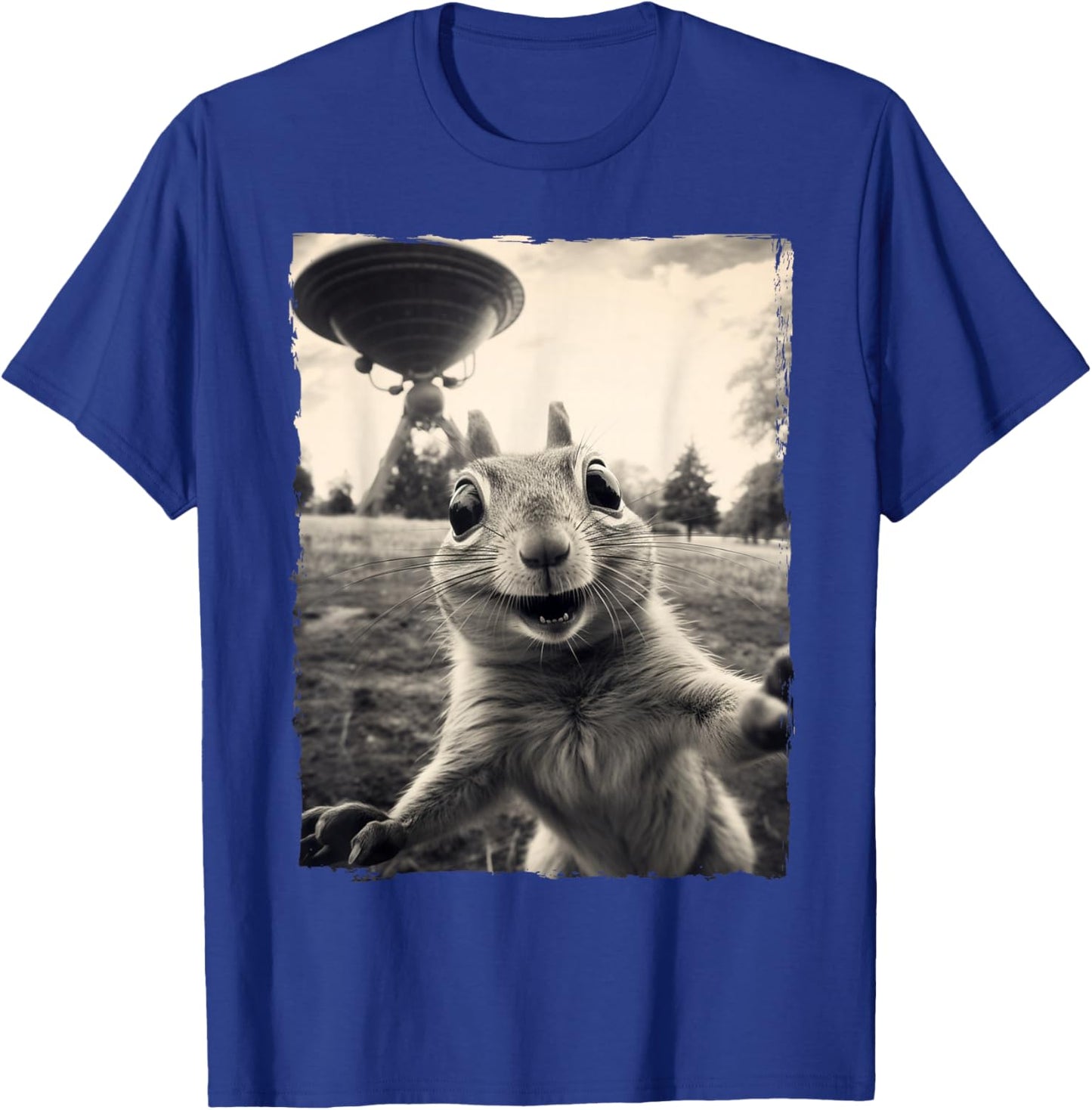 Squirrel Selfie with UFOs Squirrel Mom Funny Squirrel Lover T-Shirt - T-Shirt | Royal