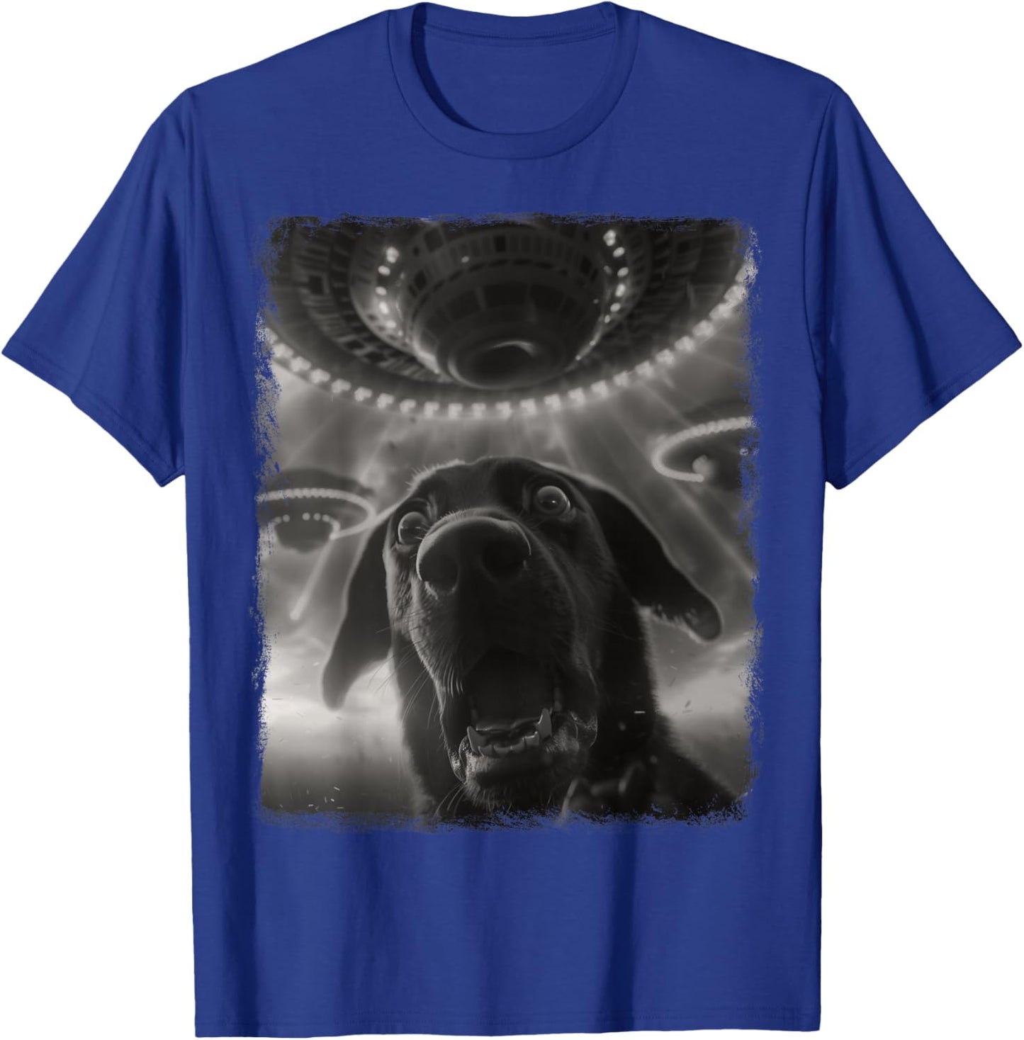 Labrador Dog UFO Alien Extraterrestrial Selfie T-Shirt - T-Shirt | Royal