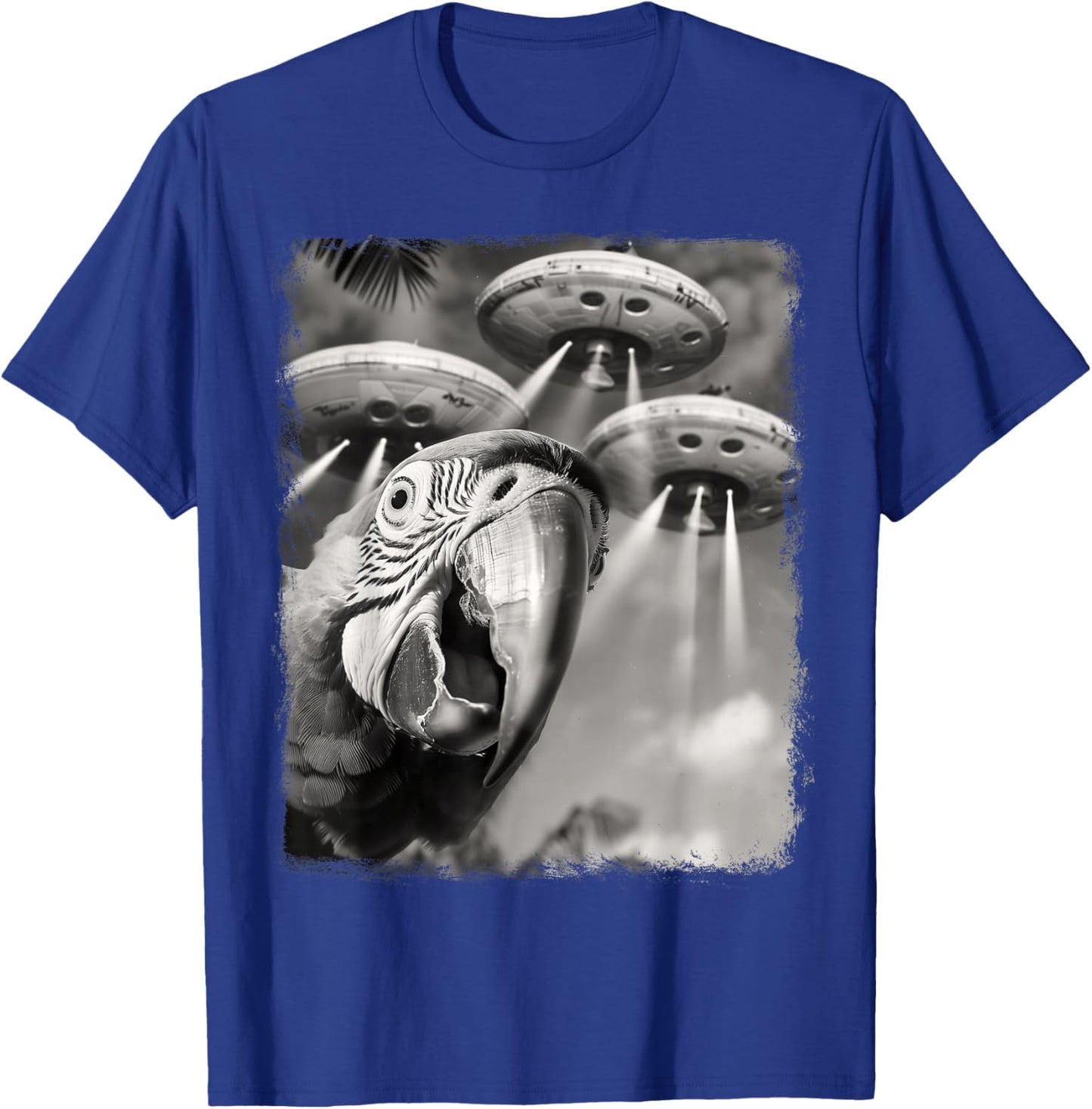 Macaw Parrot Bird UFO Alien Extraterrestrial Selfie T-Shirt - T-Shirt | Royal