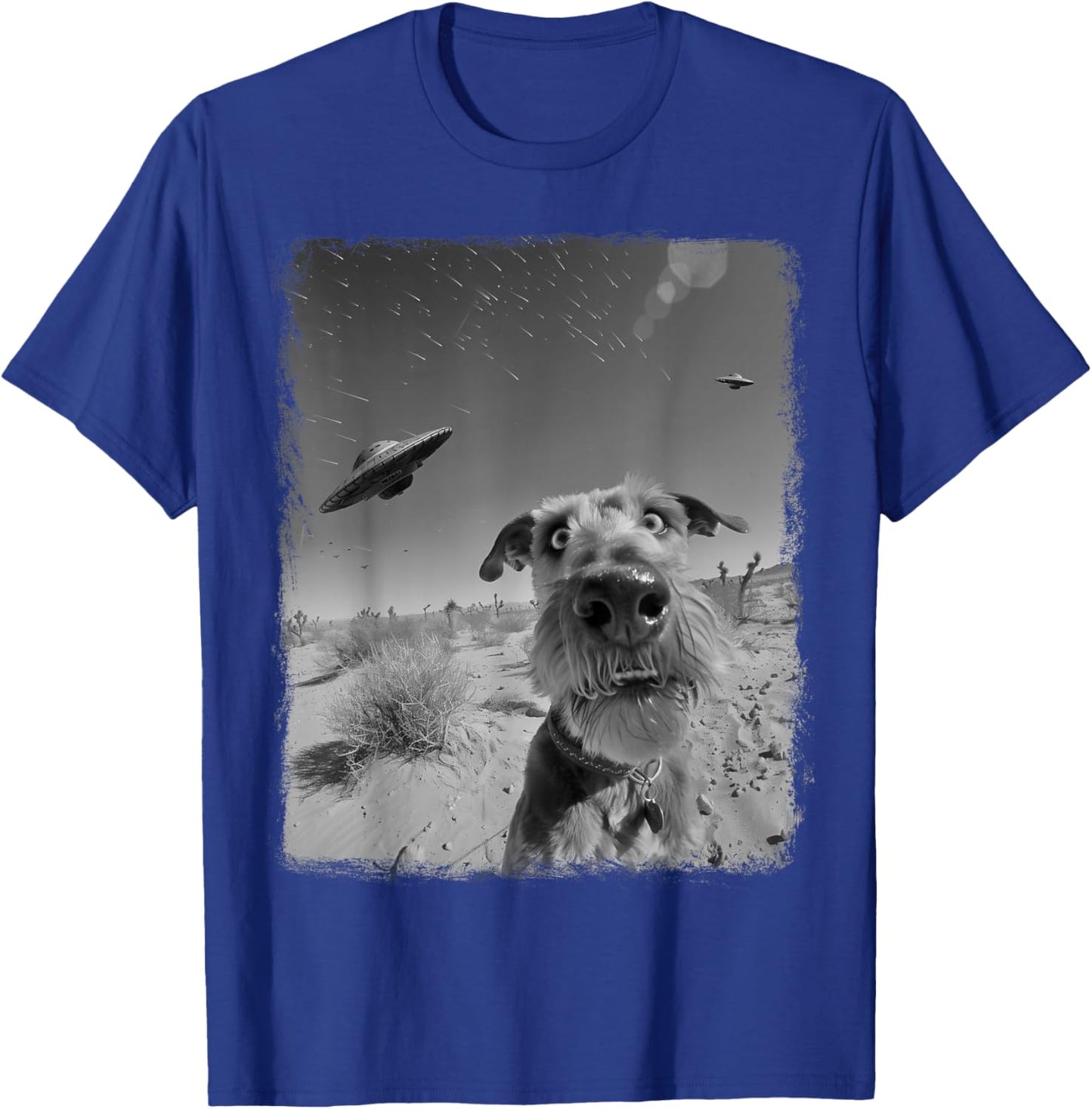Airedale Terrier Dog UFO Alien Extraterrestrial Selfie T-Shirt - T-Shirt | Royal