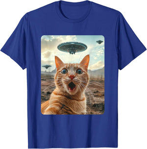 Extraterrestrial Encounter: Cat Selfie with UFO T-Shirt - T-Shirt | Royal