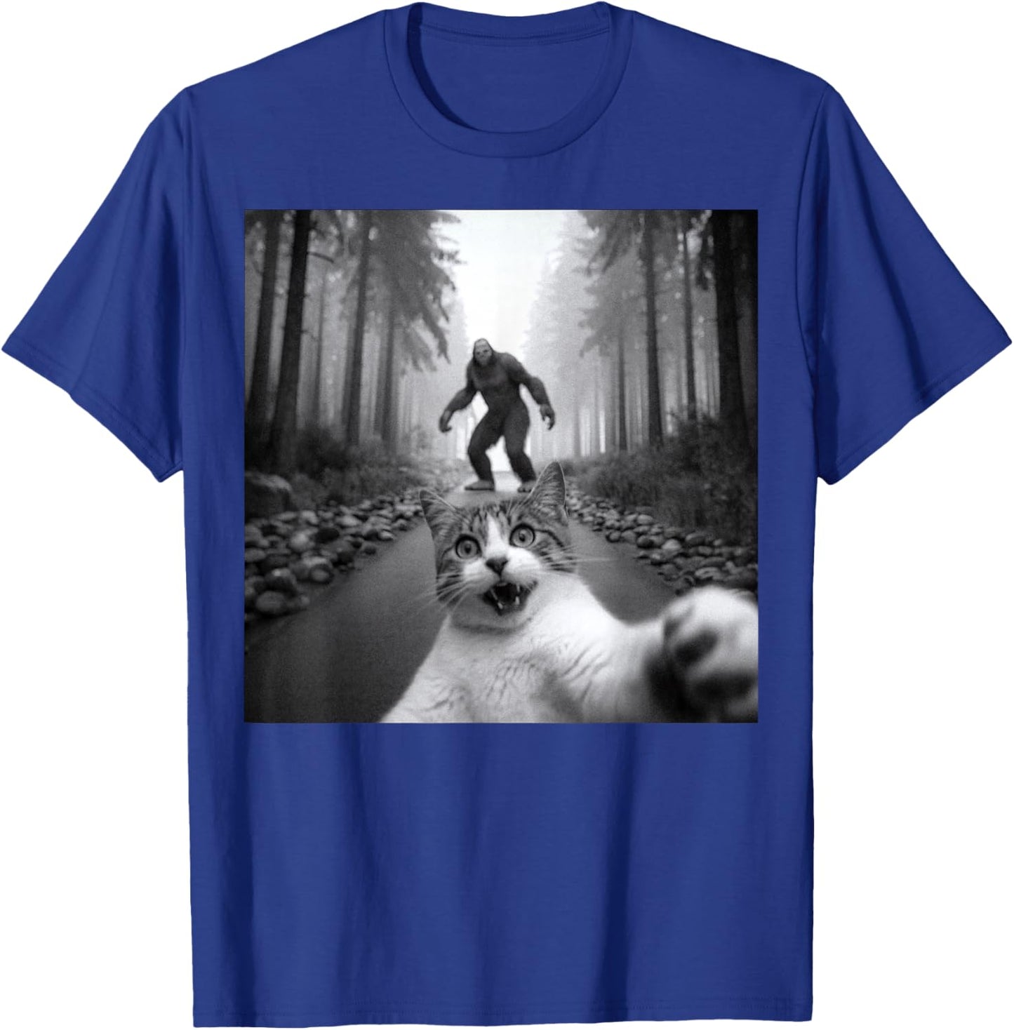 Funny Surprised Scared Cat Selfie With Sasquatch Bigfoot T-Shirt - T-Shirt | Royal