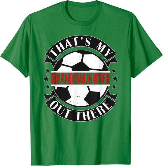Das ist meine Enkelin da draußen Football Grandma Opa T-Shirt - T-Shirt | Irish Green