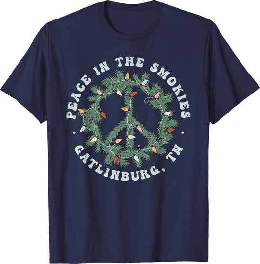 Gatlinburg Tennessee Winter Christmas Wreath Groovy Hippie T-Shirt - T-Shirt | Navy