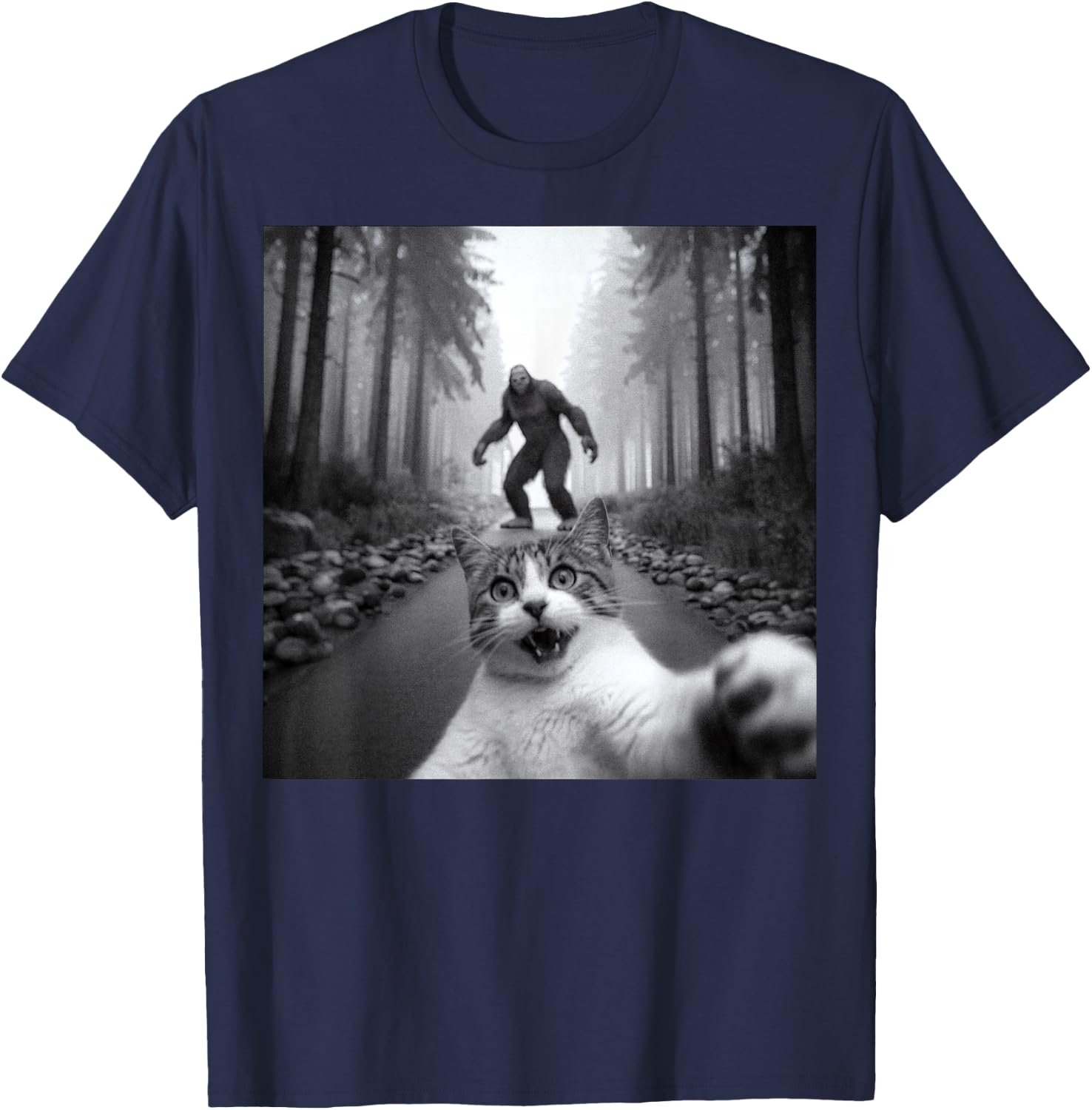 Funny Surprised Scared Cat Selfie With Sasquatch Bigfoot T-Shirt - T-Shirt | Navy