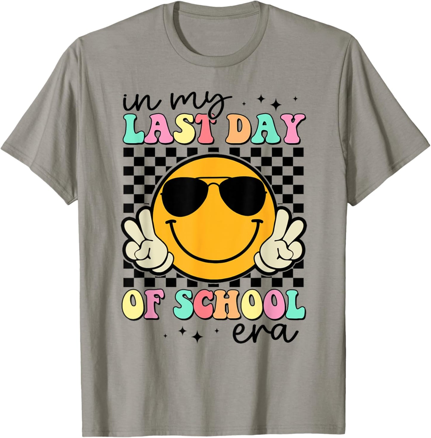 In My Last Day Of School Era Retro Smile Teacher Kids T-Shirt - T-Shirt | Sand
