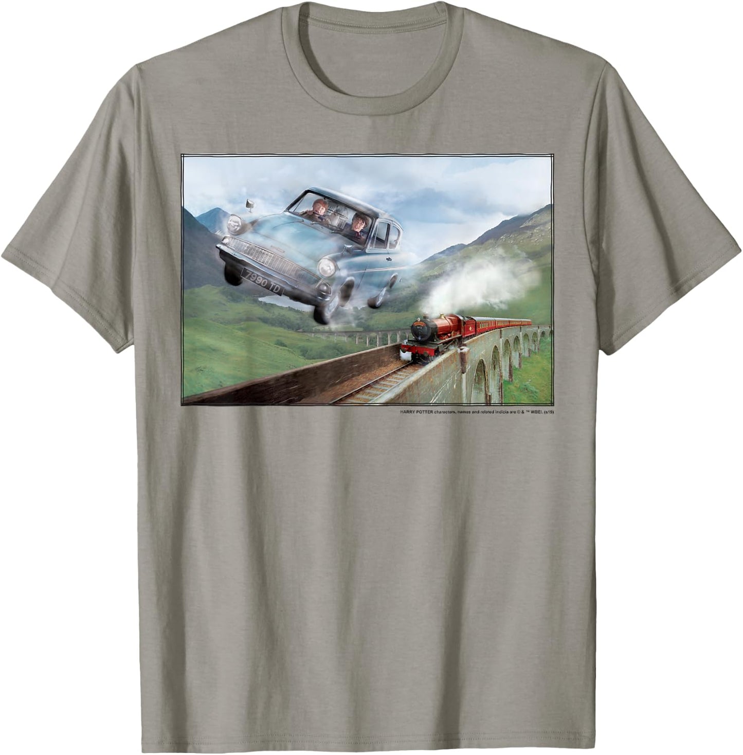 Harry Potter Racing The Hogwarts Express Portrait T-Shirt - T-Shirt | Sand