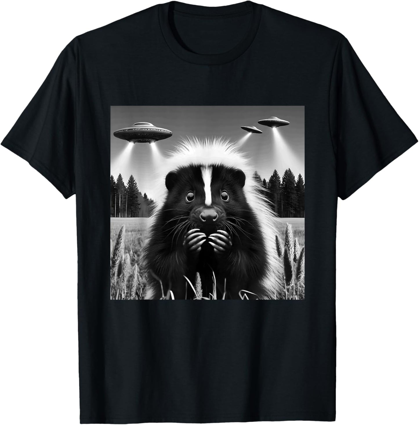 Skunk Funny Graphic Selfie with UFOs Weird Aliens T-Shirt - T-Shirt | Black