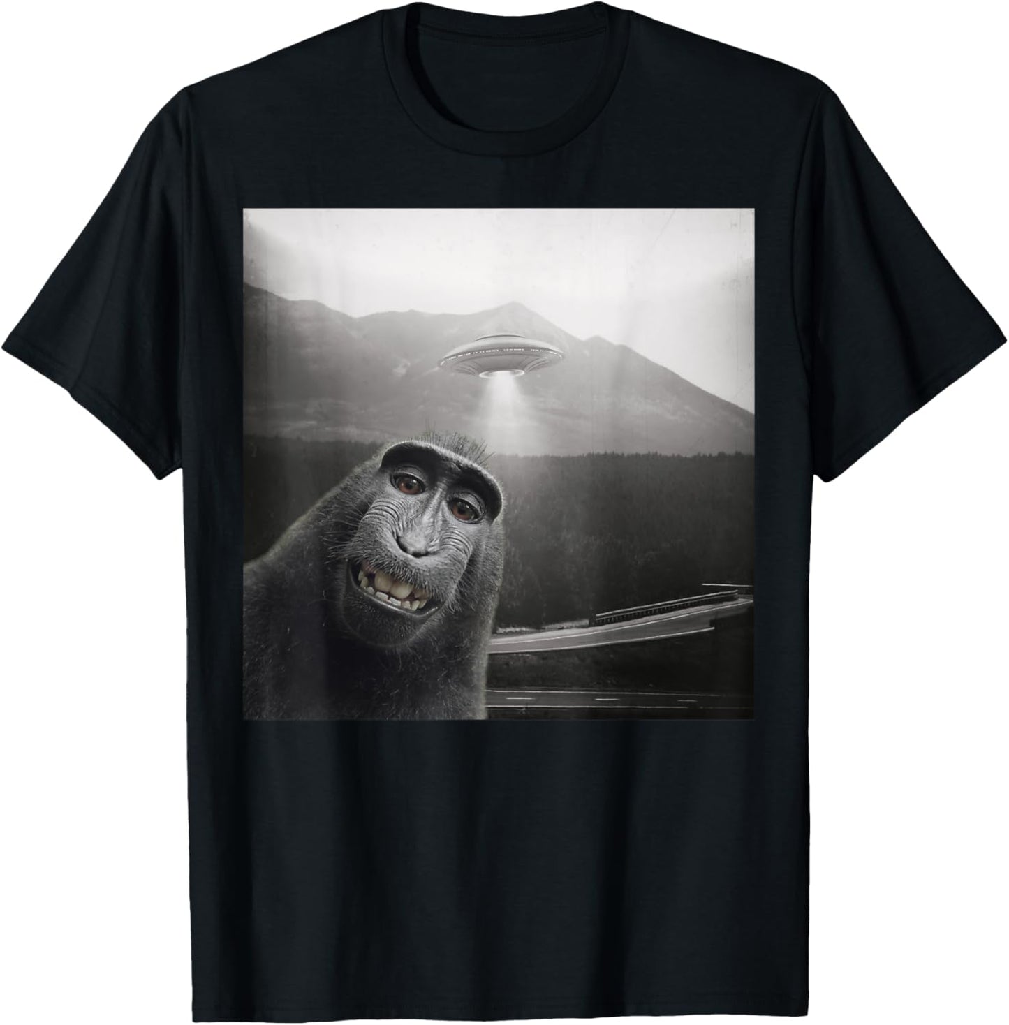 Funny Macaque Monkey Selfie Lovers Alien UFO Selfie T-Shirt - T-Shirt | Black