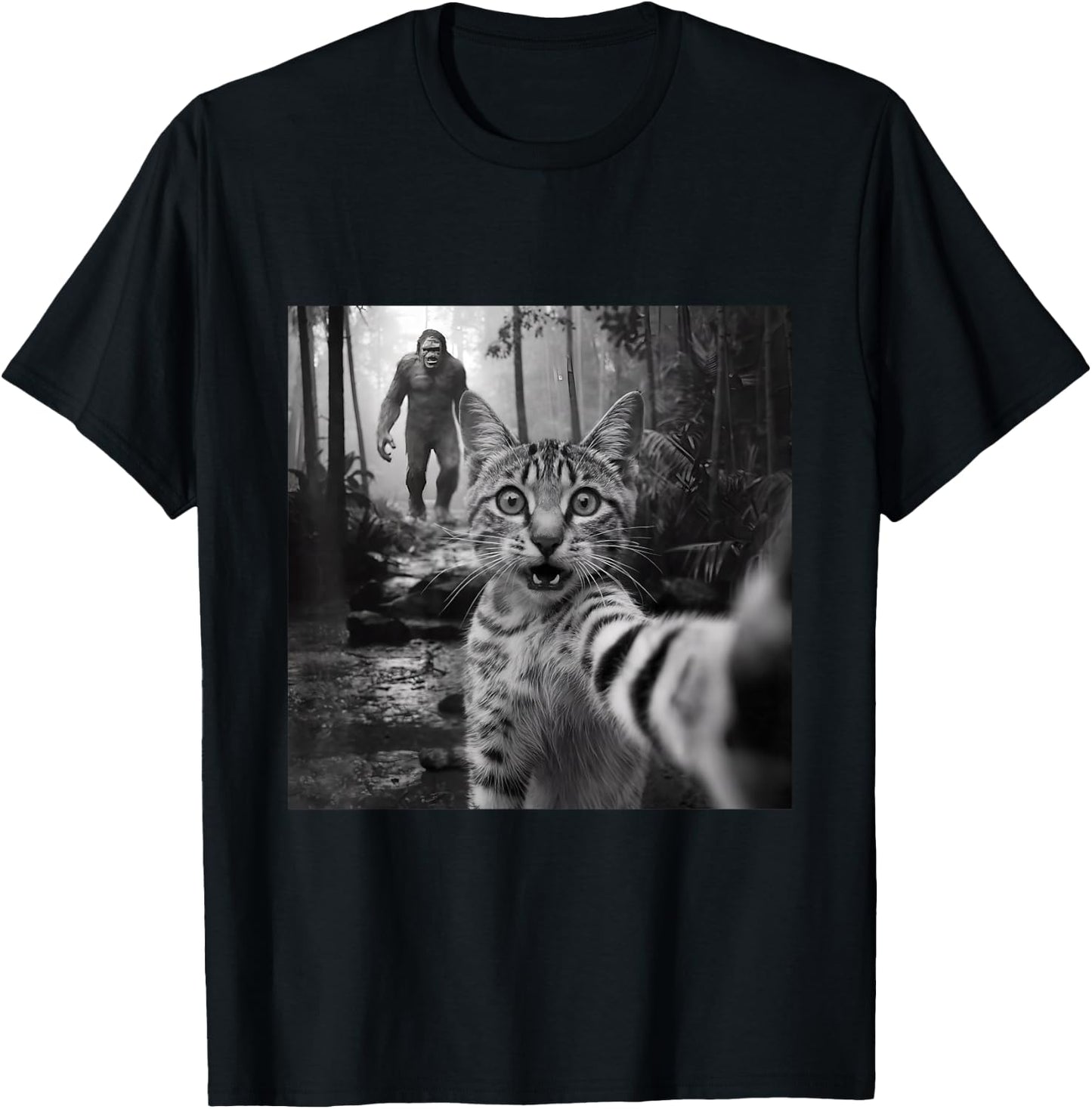 Funny surprised scared cat selfie with sasquatsch bigfoot T-Shirt - T-Shirt | Black