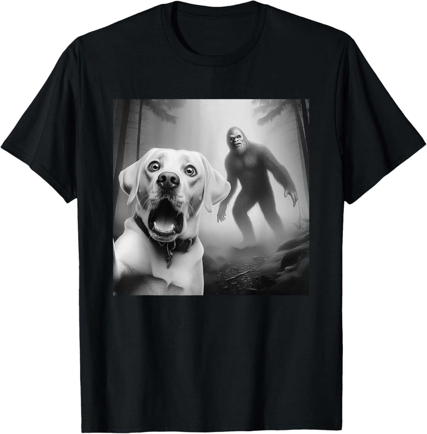 Funny Labrador retriever Selfie with bigfoot sasquatch T-Shirt - T-Shirt | Black