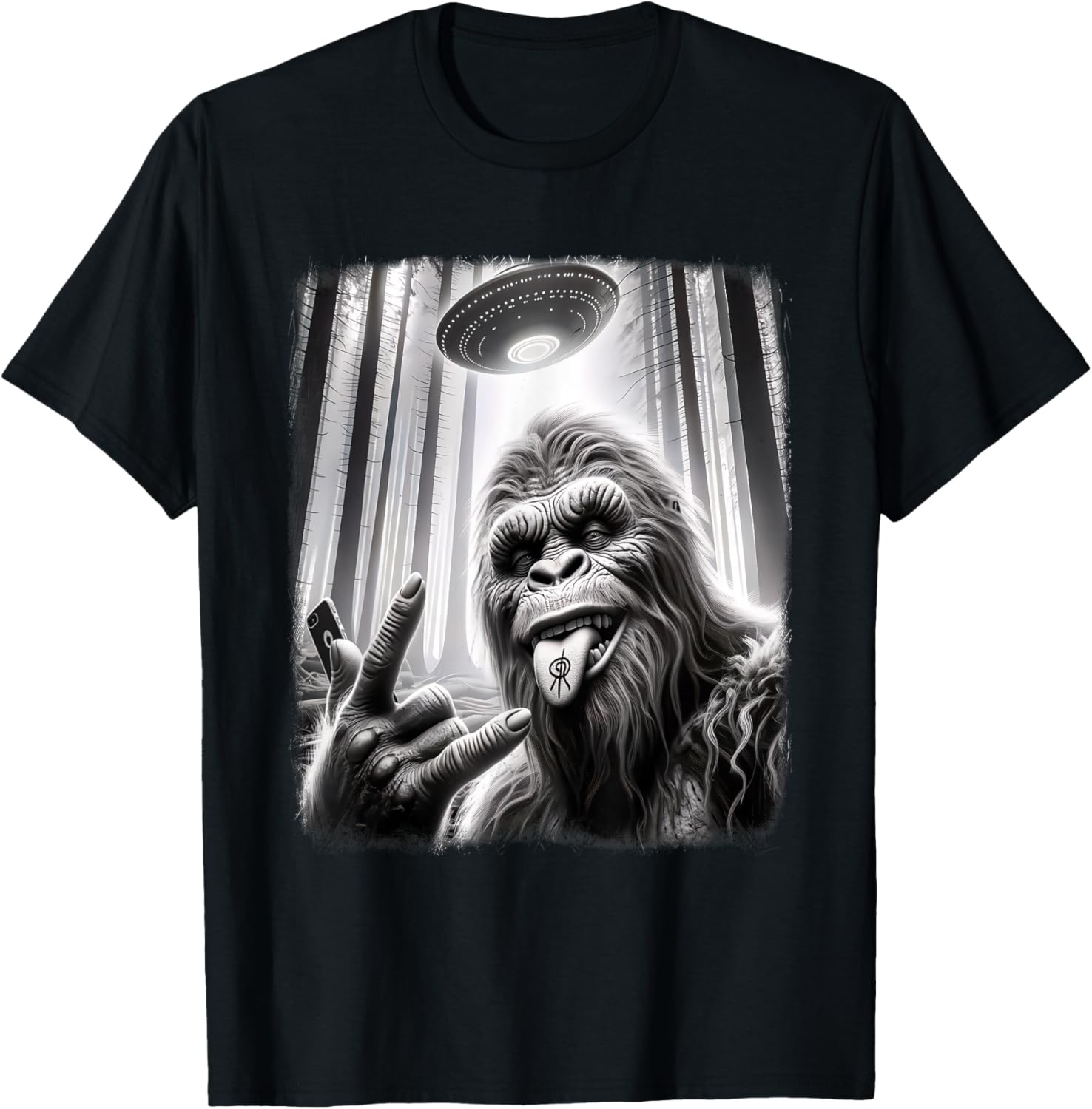 Sasquatch Selfie Big Foot Rock On UFO Alien Funny 0HJXK2 T-Shirt - T-Shirt | Black
