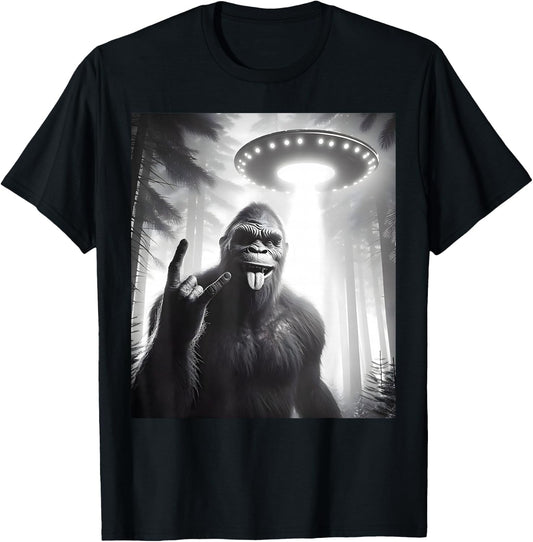 Funny Sasquatch Bigfoot Selfie With UFO Alien Rock Sign T-Shirt - T-Shirt | Black