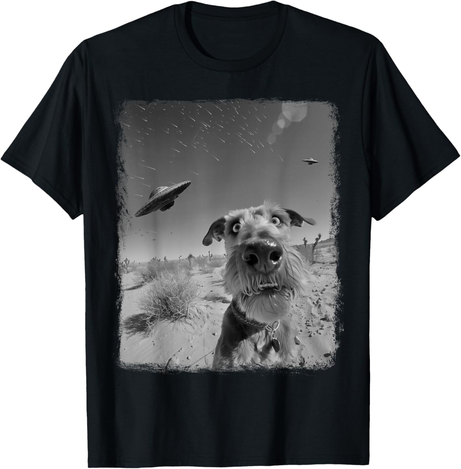 Airedale Terrier Dog UFO Alien Extraterrestrial Selfie T-Shirt - T-Shirt | Black