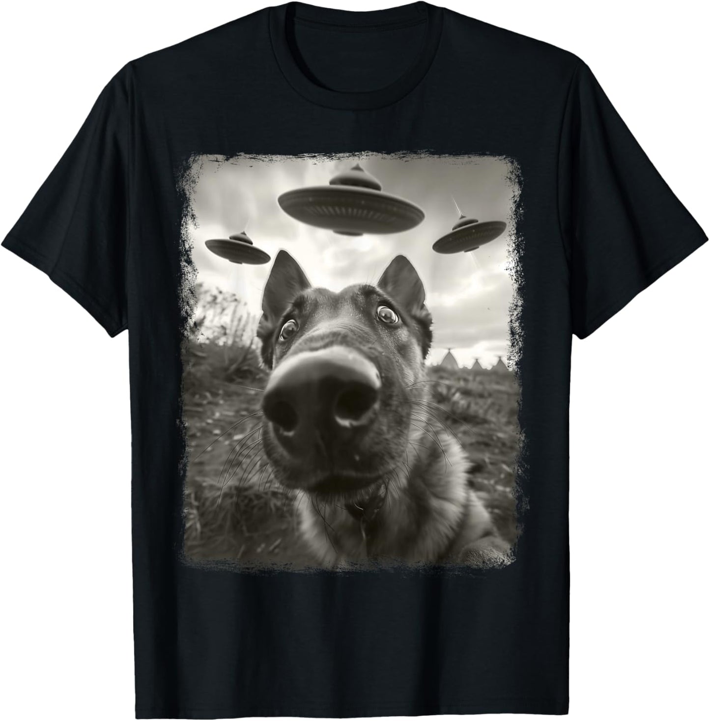 German Shepherd Dog UFO Alien Extraterrestrial Selfie T-Shirt - T-Shirt | Black